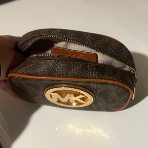 Michael Kors pouch